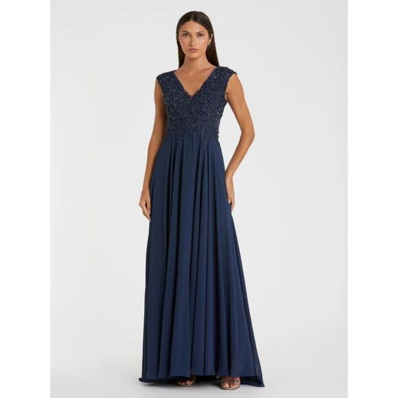 Mac Duggal Navy Applique Cap Sleeve Bodice Flowy Gown - Size 4 - NWT - Picture 2 of 5